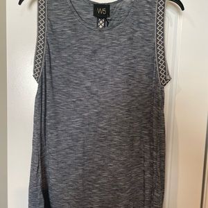 Navy blue and cream sleeveless top size Large NWT